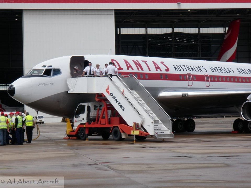 Boeing 707-138B N707JT