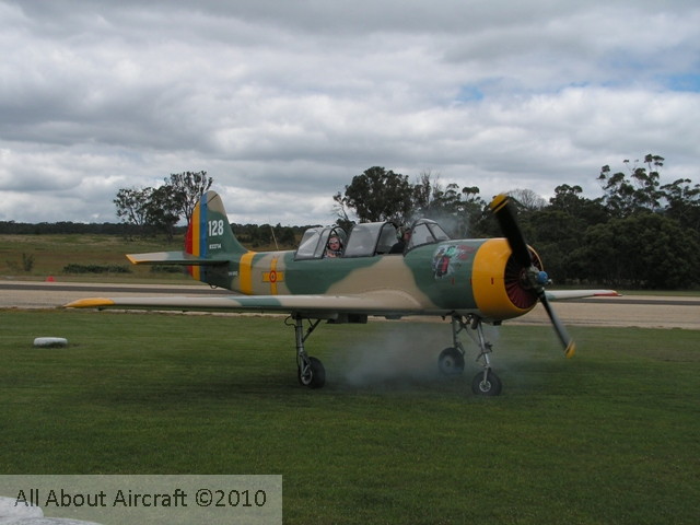 YAK52 - VH-XRO