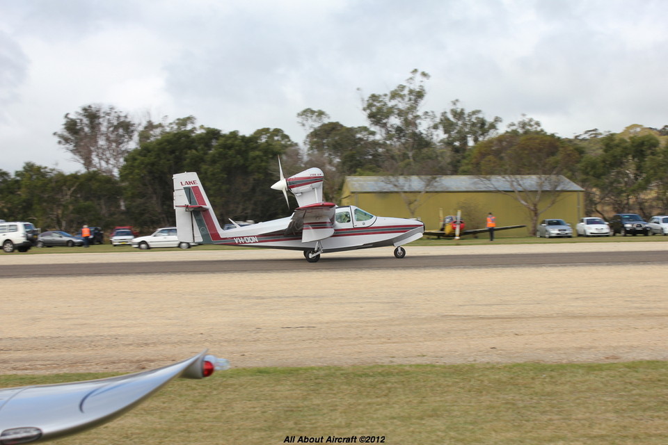 VH-DQN - Lake LA-4-200