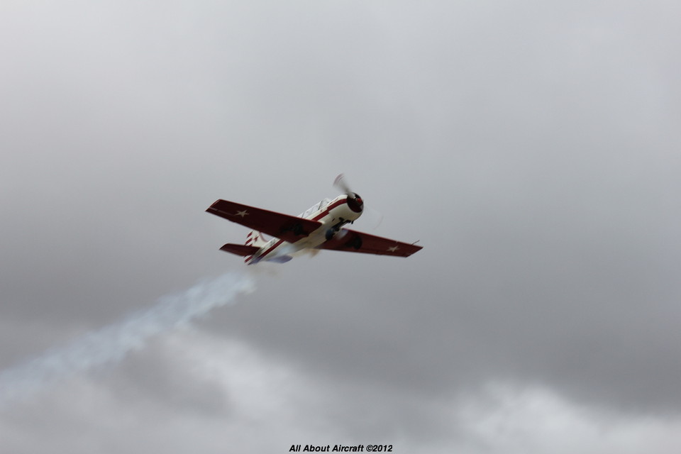 VH-YYK - Yak-52