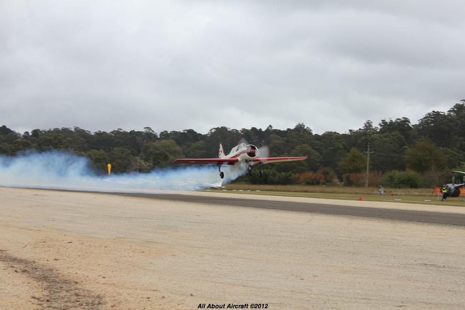 VH-YYK - Yak-52