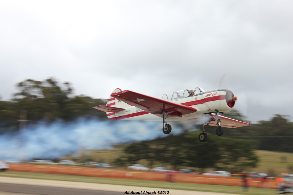 VH-YYK - Yak-52