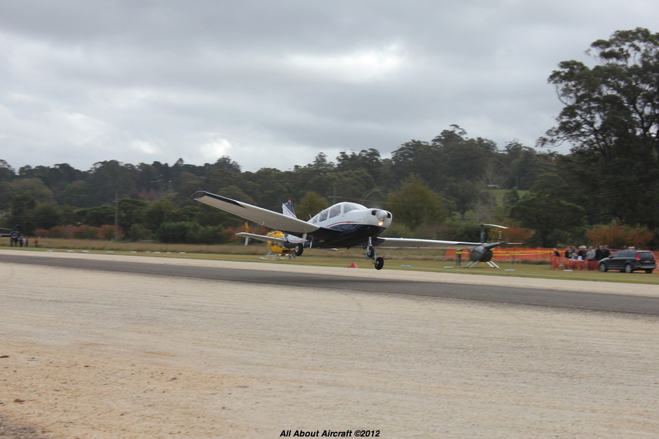 VH-IJD - Piper Warrior