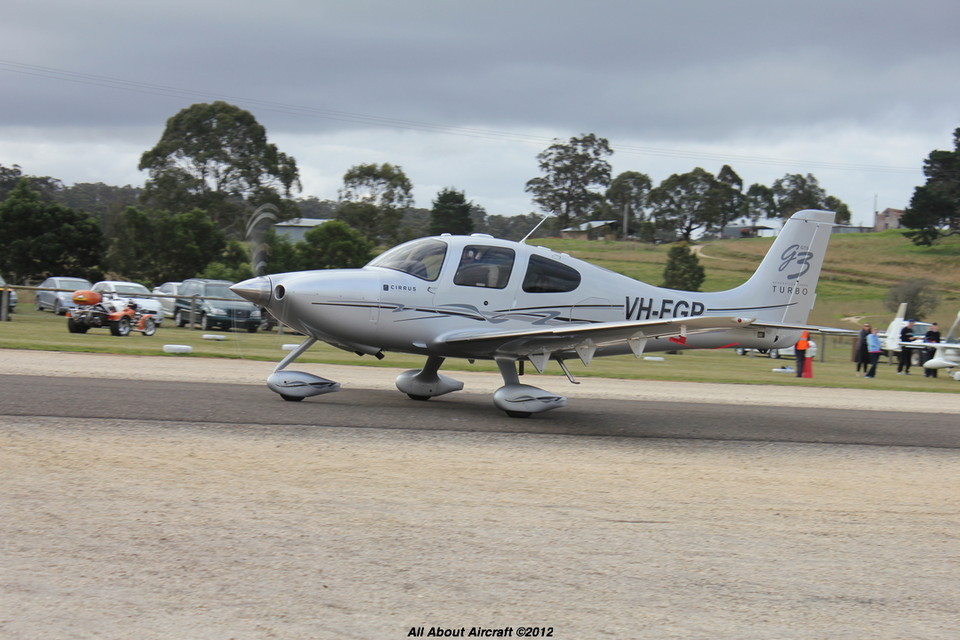 VH-FGP - Cirrus SR22